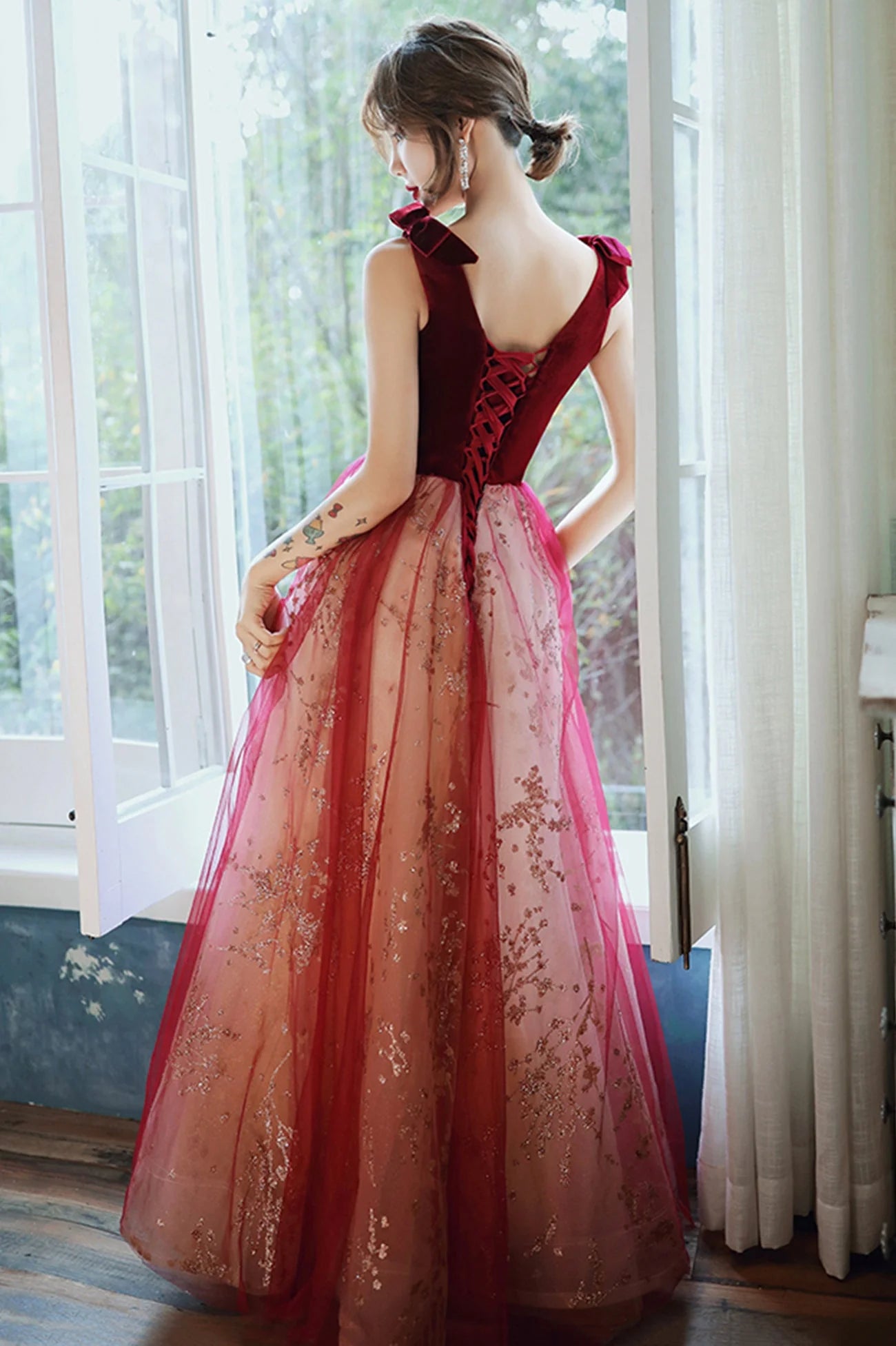 Trendy A-Line V-Neck Sleeveless Lace Up Floor-Length Prom Dress